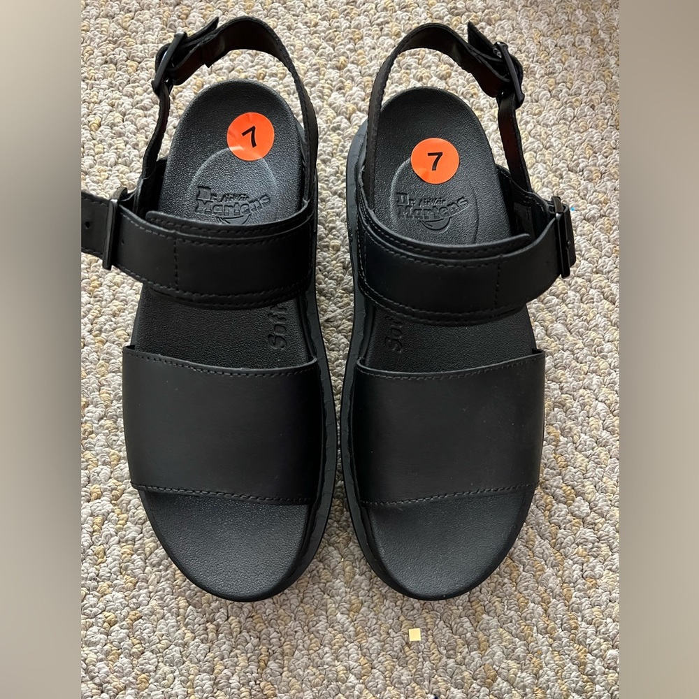 Dr martens boss hydro black leather sandals size 7